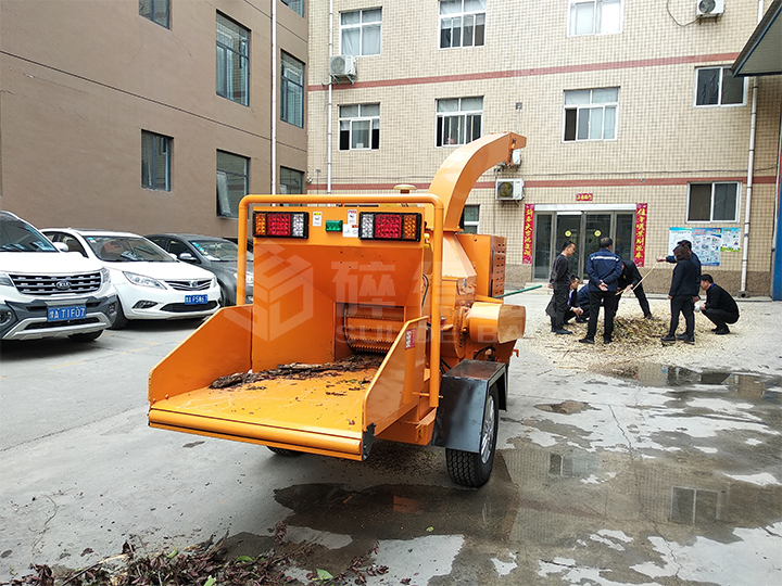 移動式園林樹枝粉碎機(jī)